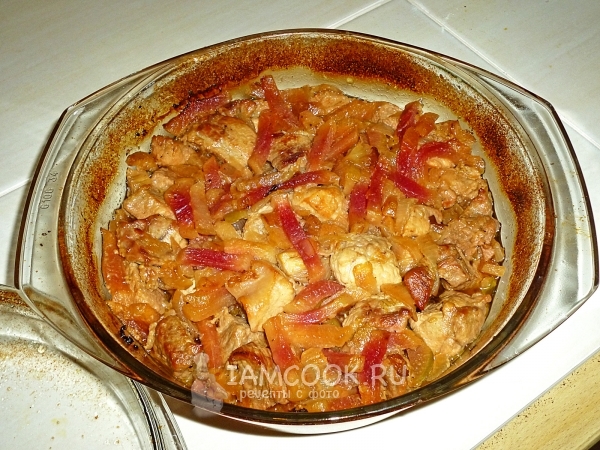 Готовый свиной гуляш с китайской редькой