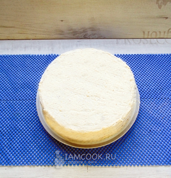 Собрать весь торт и обмазать торт кремом