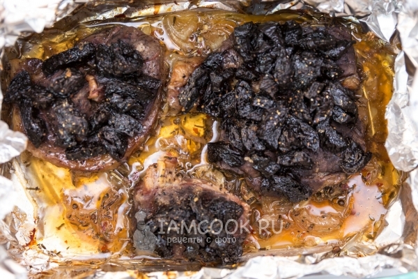 Рецепт баранины с черносливом в духовке