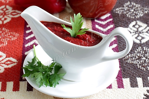 Острый соус из слив и перца, фото