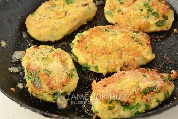 Пожарить котлеты