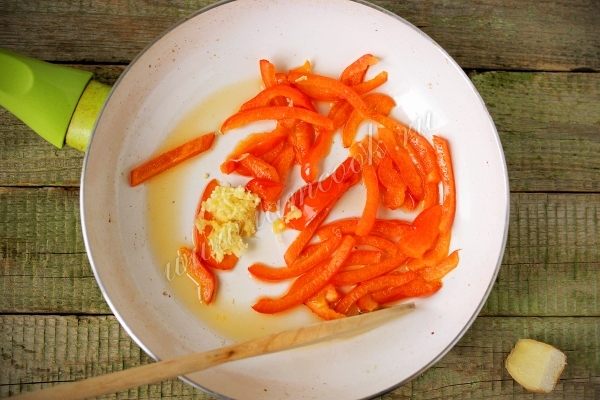 Обжарка овощей с чесноком