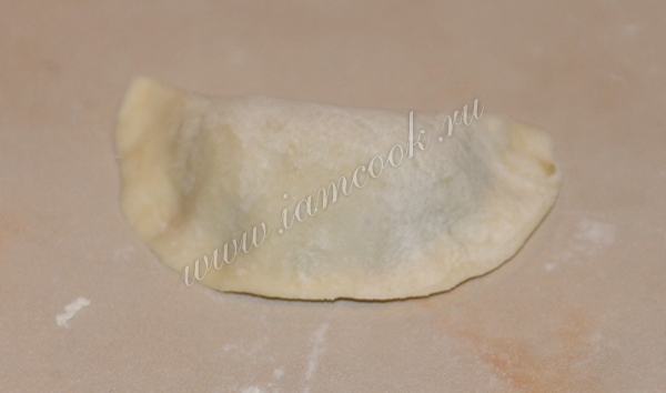 пельмень с фаршем из говядины и свинины