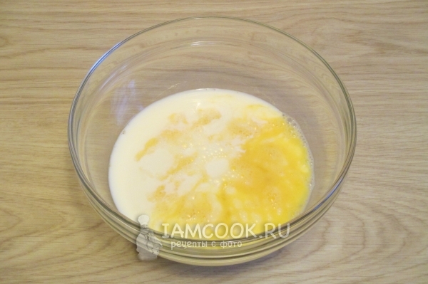 Влить молоко