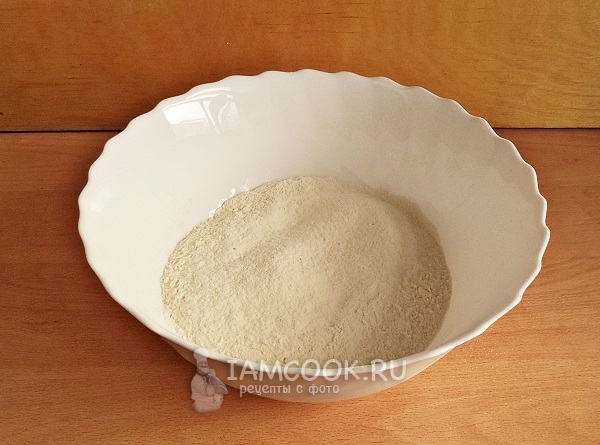 Просеять муку