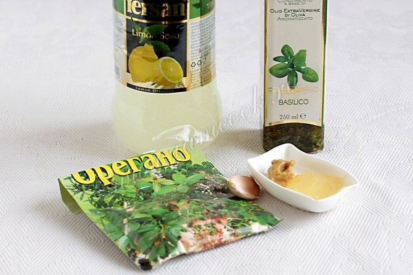 Ингредиенты для соуса к греческому салату