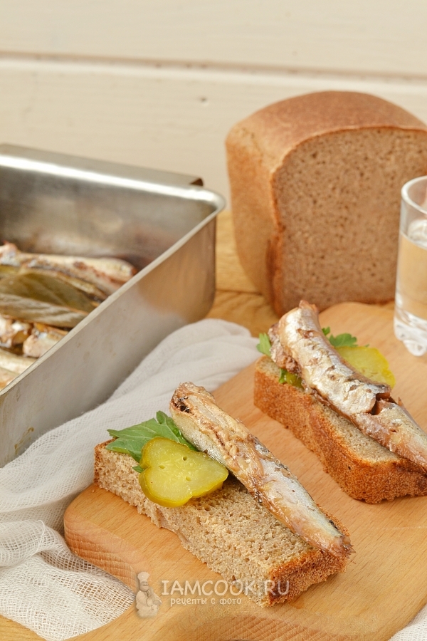 Домашние шпроты из мойвы