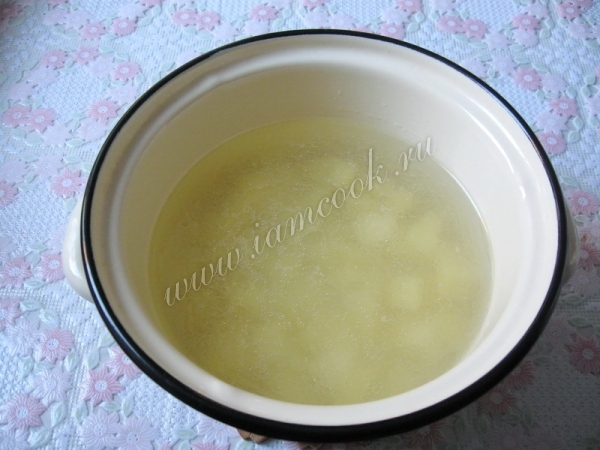 Картофель в бульоне