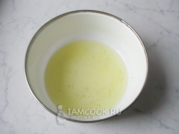 Отделить белки от желтков