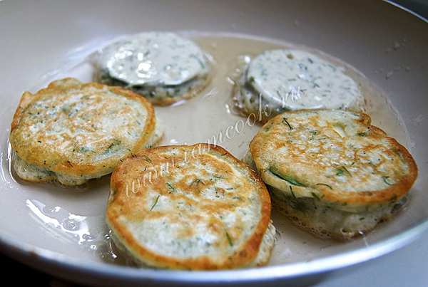 жарим кабачки в кляре