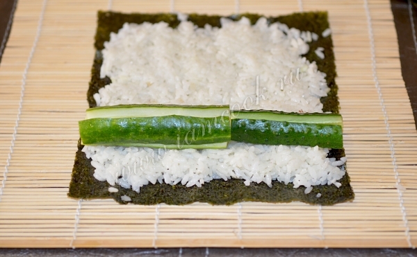 Выложить огурец