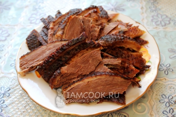 Готовый гусь с яблоками в медовом маринаде