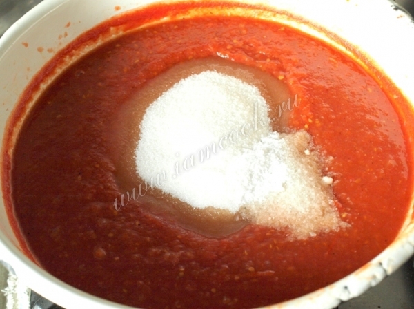 Добавить сахар и чеснок