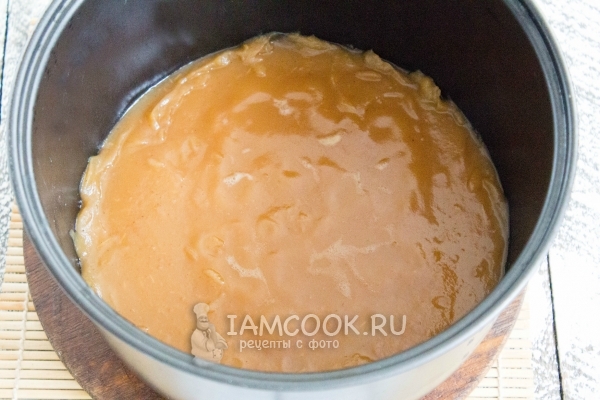 Потушить яблочное пюре