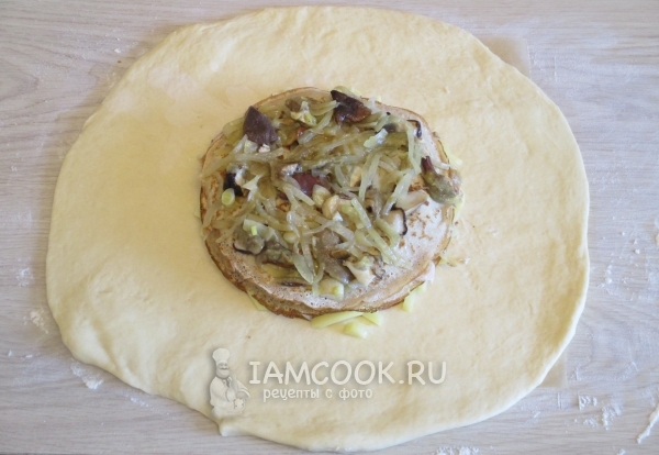 Слой из грибов и лука