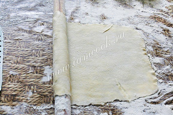 Раскатываем тесто