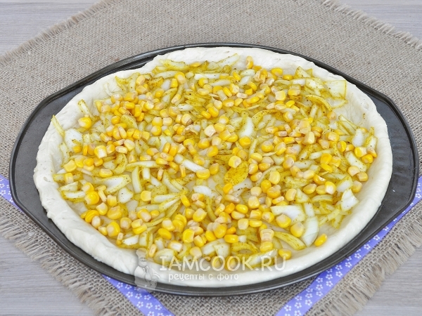 Положить кукурузу