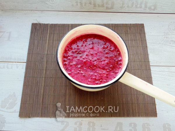 Нагреть смородину с сахаром