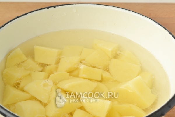 Картофель в воде