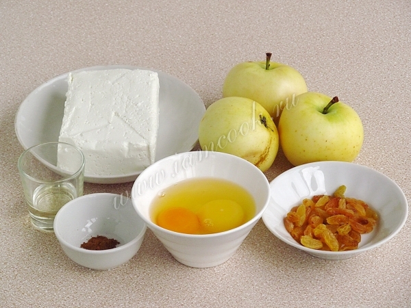 Ингредиенты для запеканки из творога с яблоками