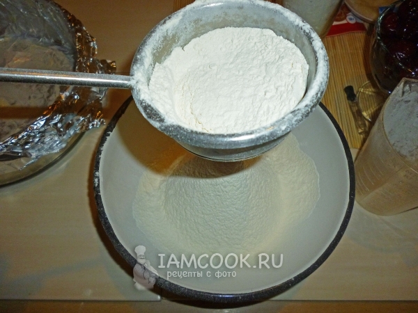 Просеять муку