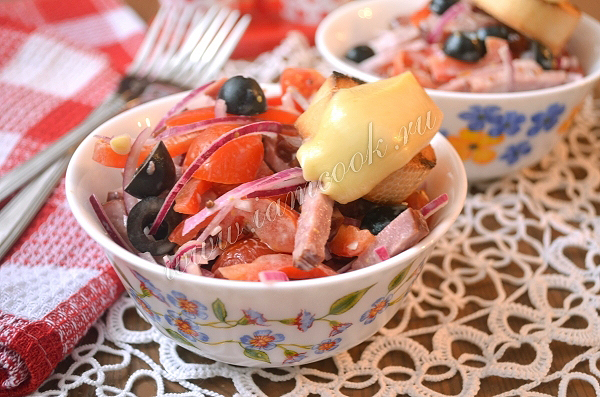 Салат из копченой говядины