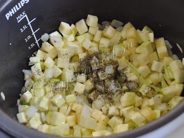 Обжарка кабачка в мультиварке