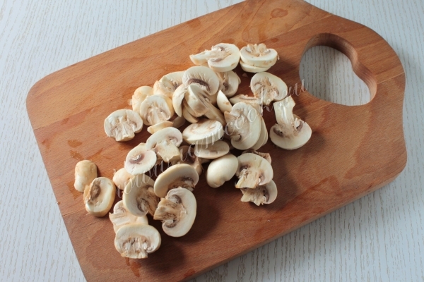 Шампиньоны резанные