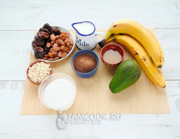 Ингредиенты для вегетарианского тарта с бананом и авокадо