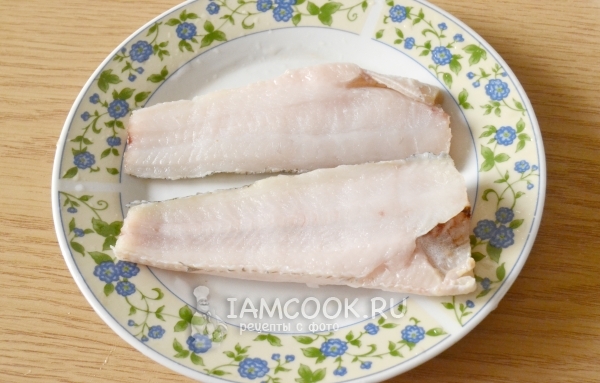 Отделить филе рыбы от костей