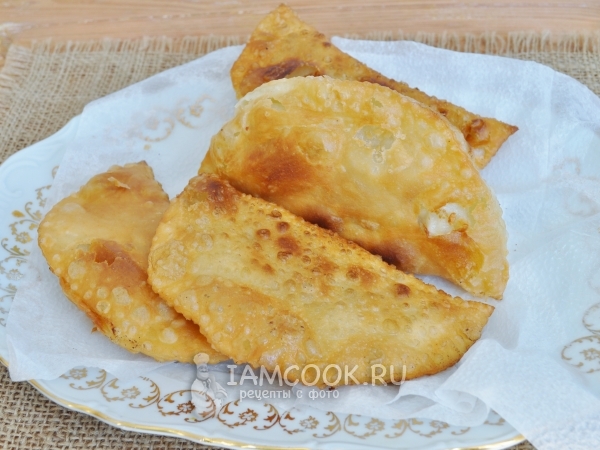 Готовые чебуреки из филе индейки