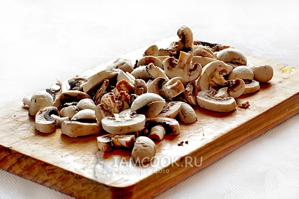 Порезать грибы