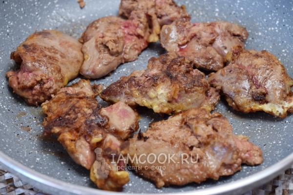 Обжарить печень