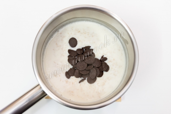 Добавить шоколад