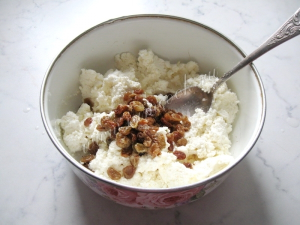 Творог с изюмом