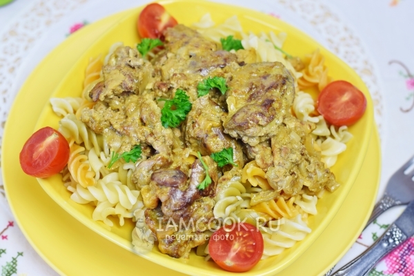 Рецепт куриной печени, жареной с луком в сметане