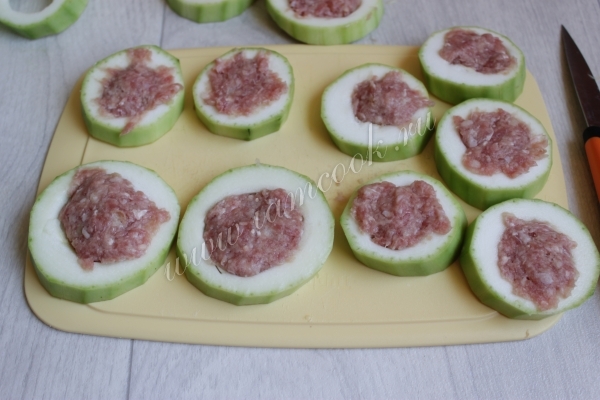 Кабачки с мясным фаршем