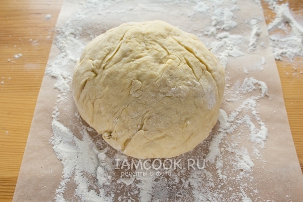 Тесто на пергаментной бумаге