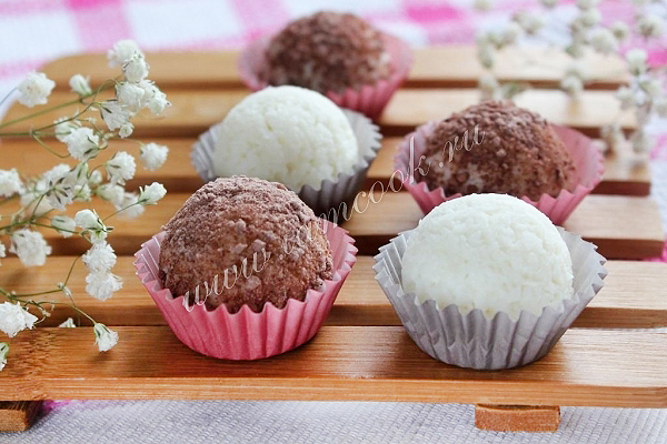 Делаем конфеты из кокосовой стружку с фундуком в домашних условиях