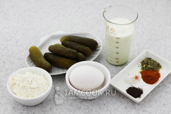 Ингредиенты для жареных соленых огурцов