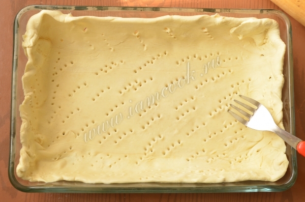 Тесто в форме