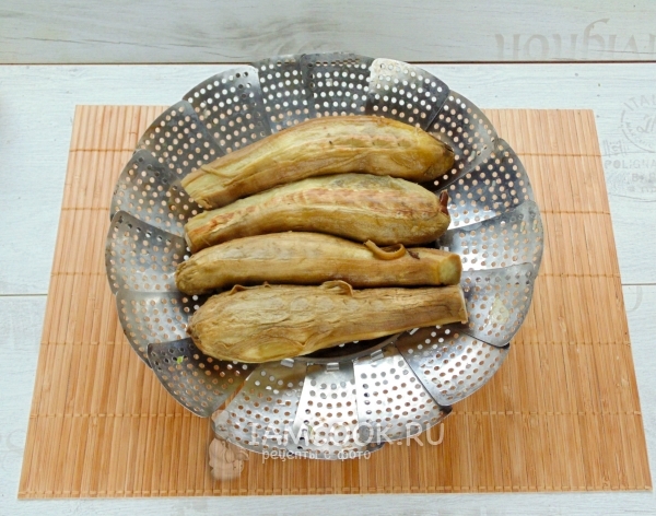 Почистить баклажаны