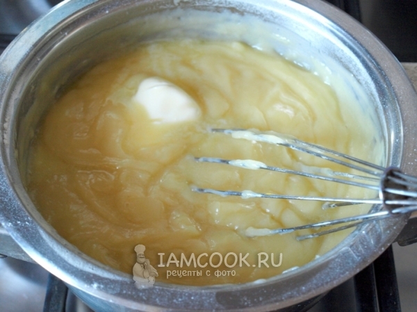 Положить масло