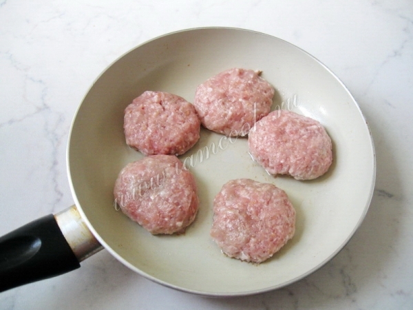 Котлеты жареные