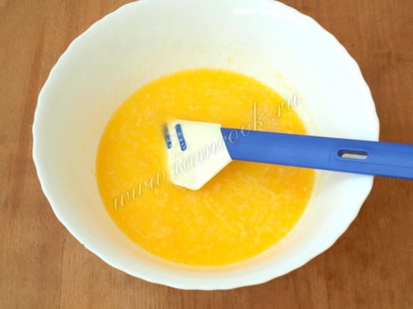 Добавить яйца