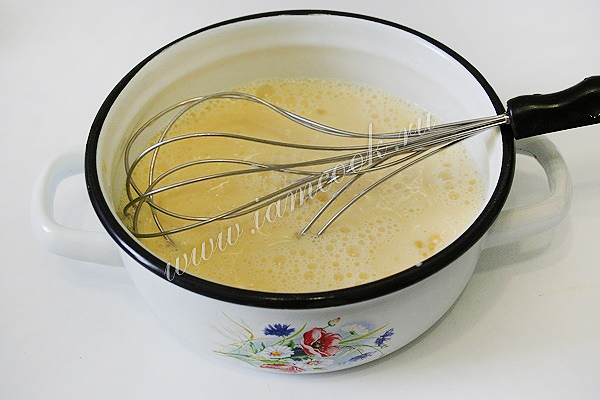 взбиваем яйцо