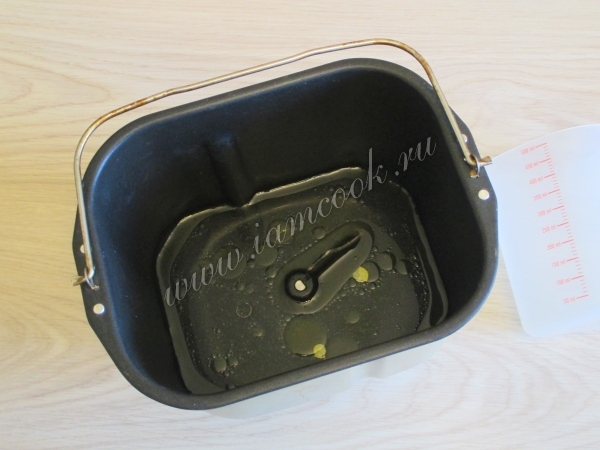 Хлебопечка с волой и маслом