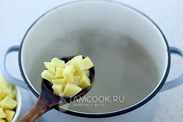 Положить картофель