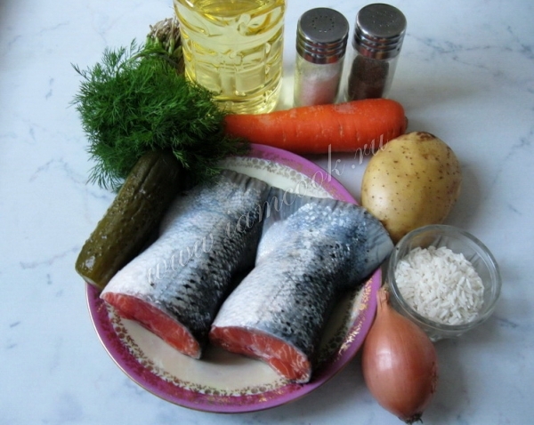 Ингредиенты для рассольника с форелью