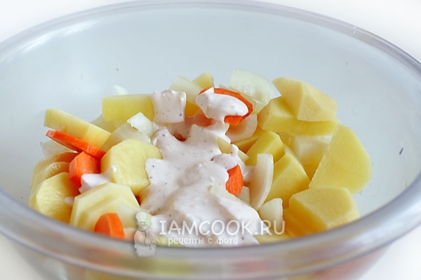 Полить овощи маринадом